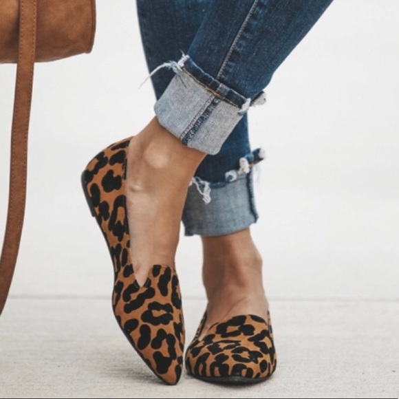 ! Restock! 😍Pointed toe leopard loafer - Picture 7 of 7